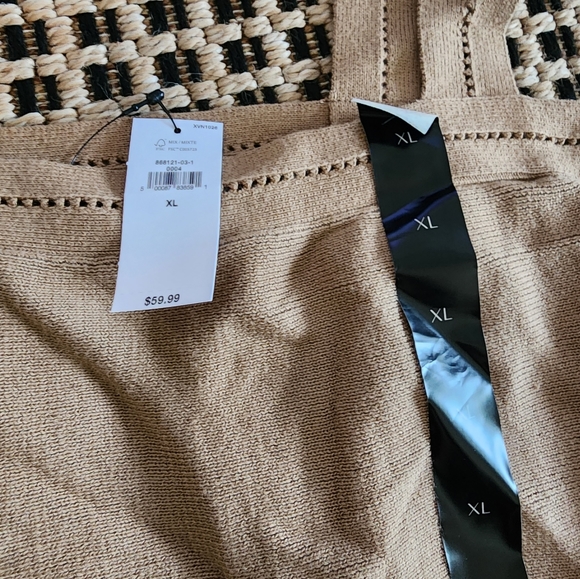 Banana Republic Cropped Tank - Picture 2 of 3